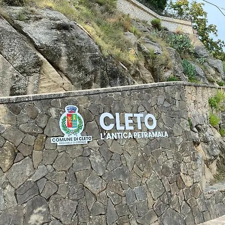 Cleto: Un Paese Due Castelli Cleto